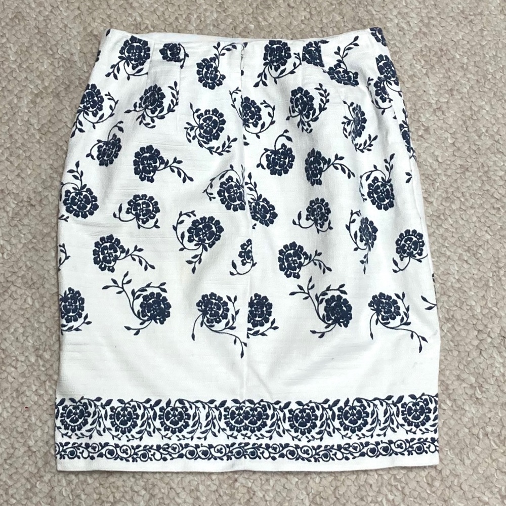 LOFT Floral Navy Blue and White Pencil Skirt - Picture 3 of 8